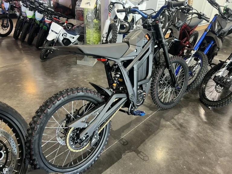 Talaria MX5 Sting Pro -Equipped with Warp9 bars and pegs - Image 3