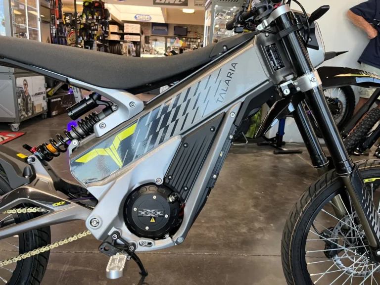 Talaria XXX Silver Edition - Image 2